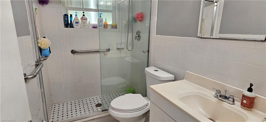 SAN CARLOS PARK - Residential