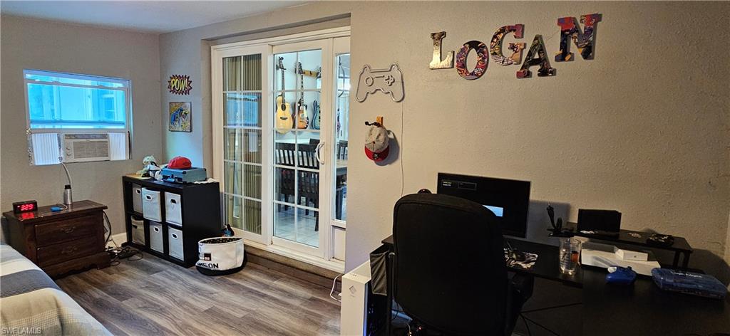 SAN CARLOS PARK - Residential