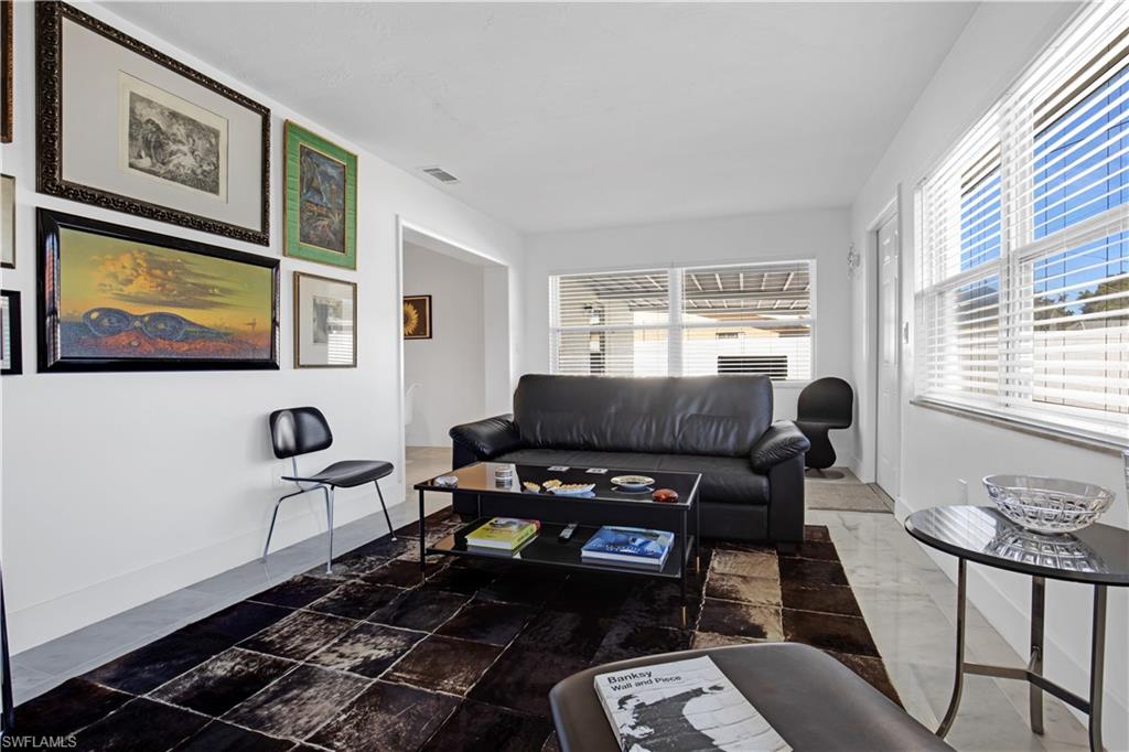 SAN CARLOS PARK - Residential