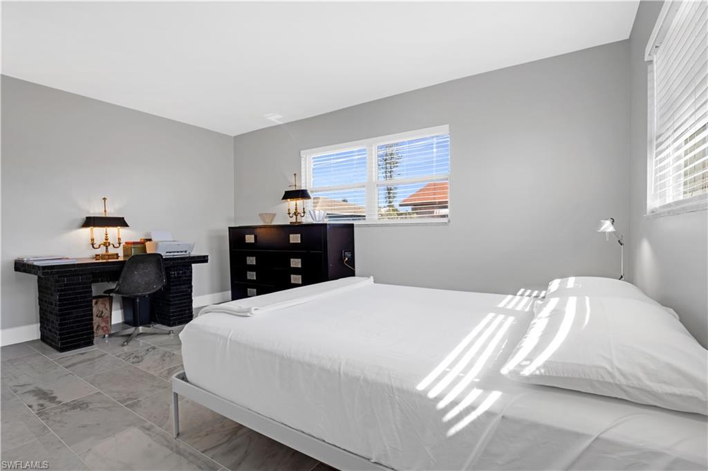 SAN CARLOS PARK - Residential