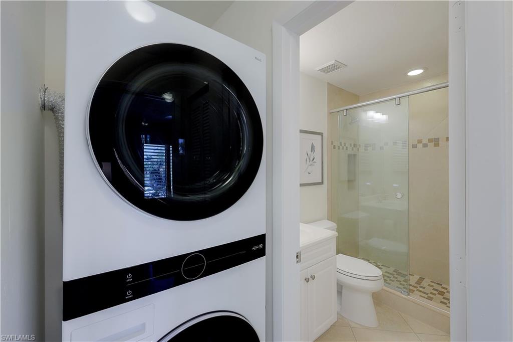 COURT OF PALMS - Residential