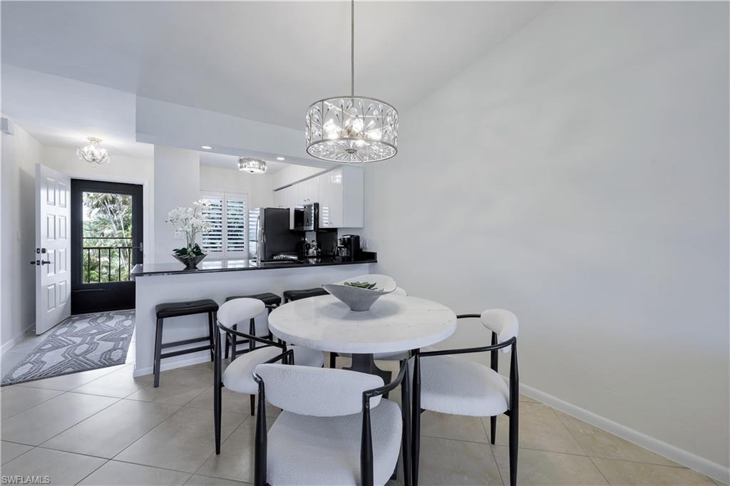 COURT OF PALMS - Residential