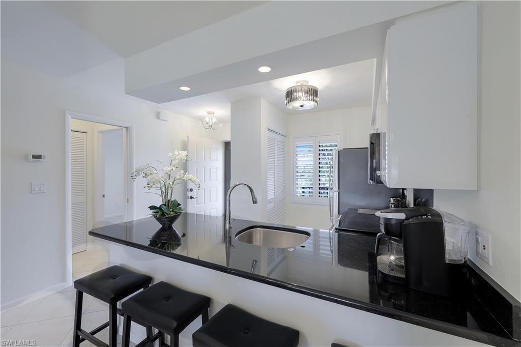 COURT OF PALMS - Residential