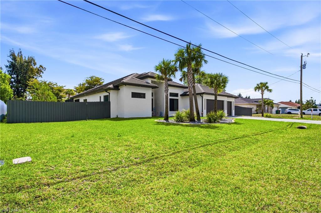 CAPE CORAL - Residential