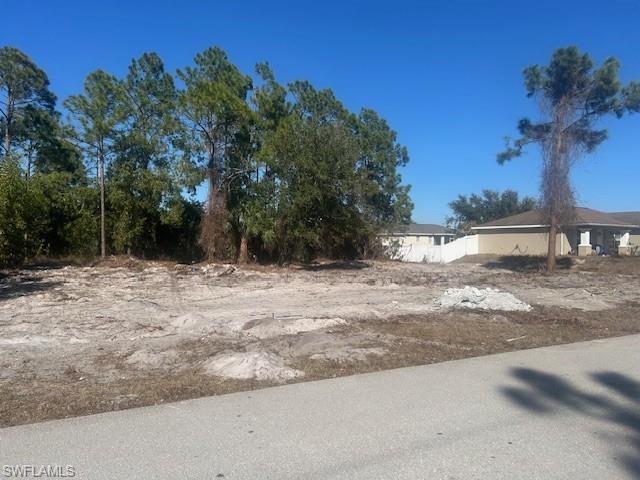 ISLAND OF HAPPINESS - Land