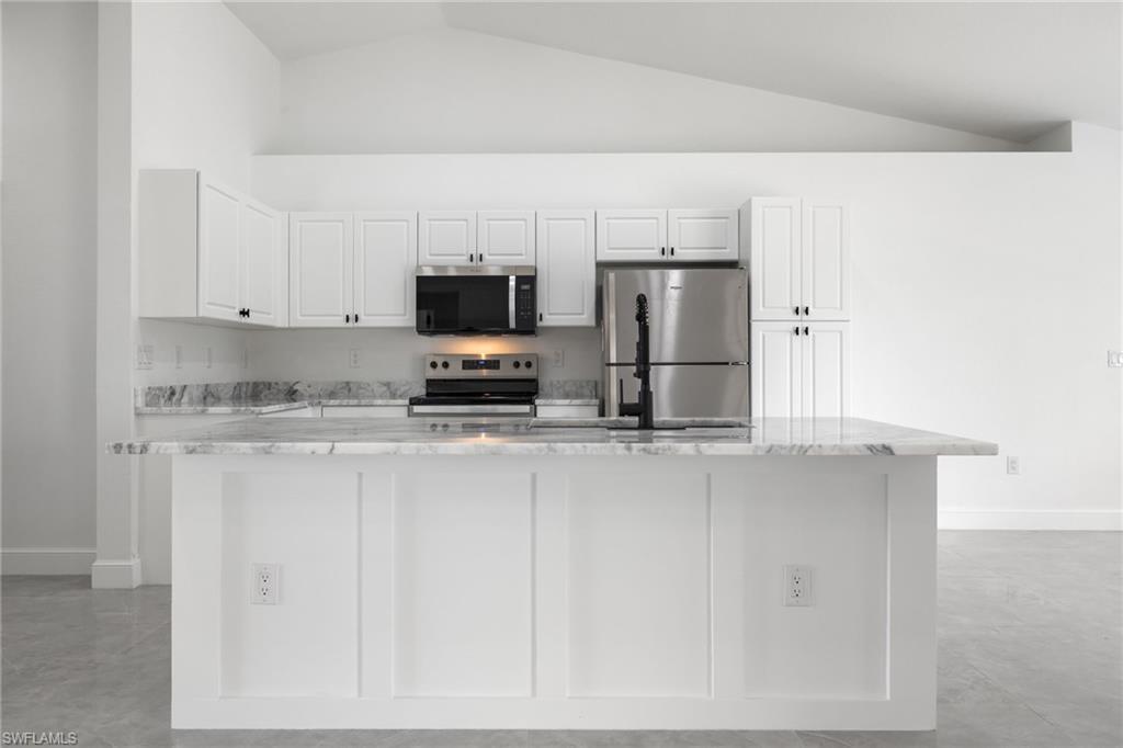 CAPE CORAL - Residential