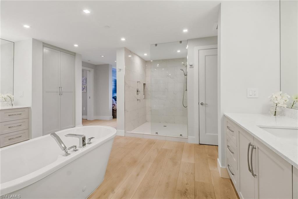 KALEA BAY TOWER 100 - Residential