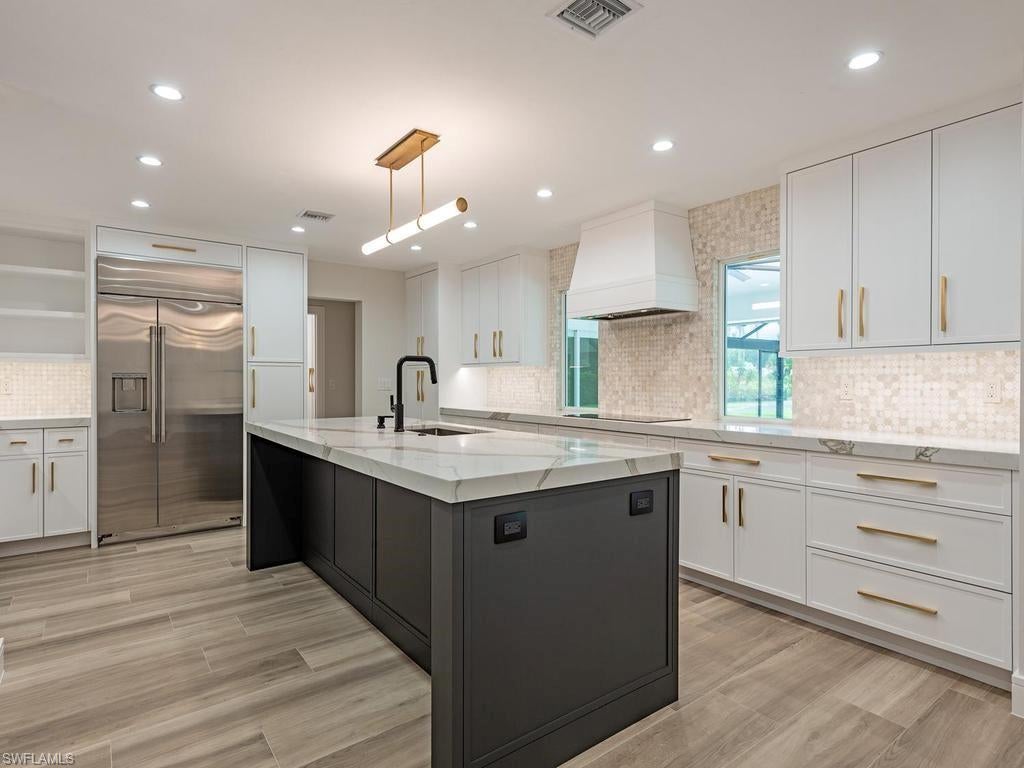 5520 CYNTHIA LN
