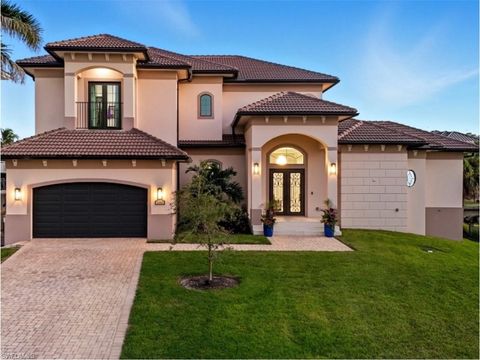 388 Pine AVE NAPLES FL 34108