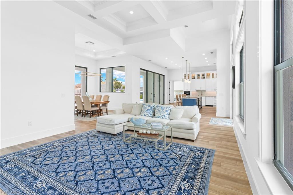 MARCO BEACH - Residential