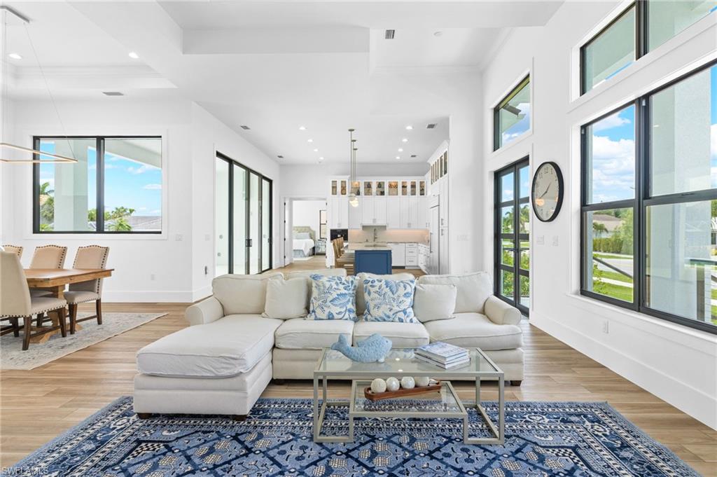 MARCO BEACH - Residential