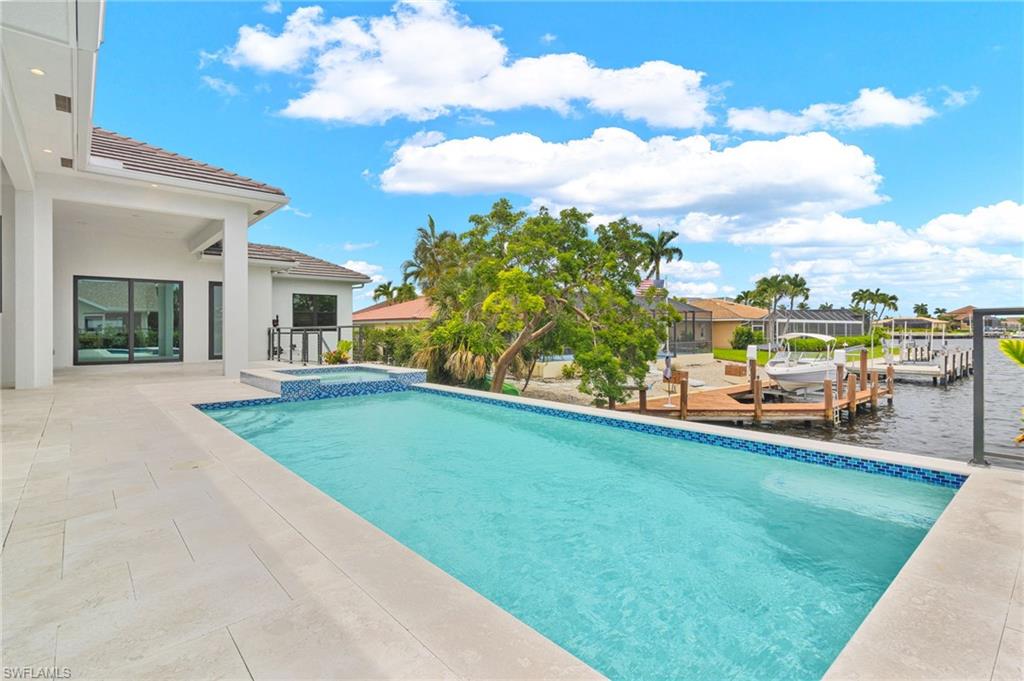 MARCO BEACH - Residential