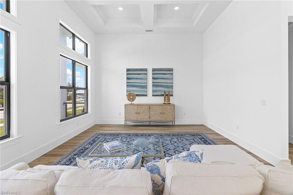 MARCO BEACH - Residential