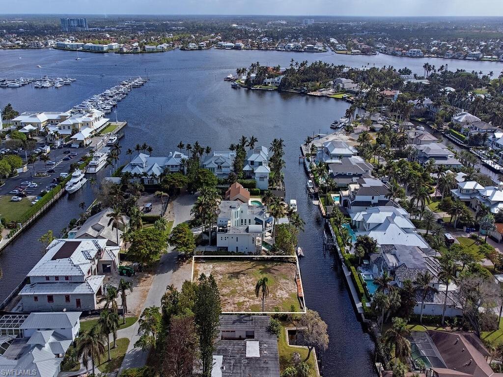 AQUALANE SHORES - Land