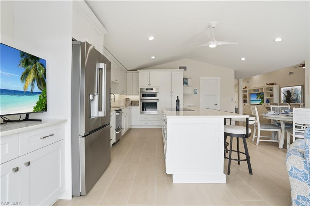 IMPERIAL SHORES - Residential