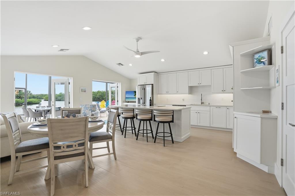 IMPERIAL SHORES - Residential