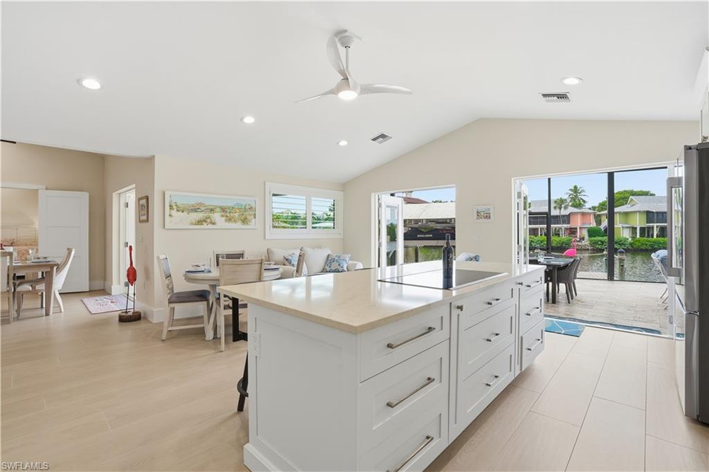 IMPERIAL SHORES - Residential