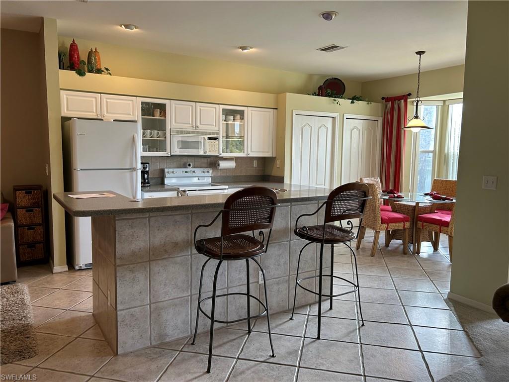 VILLAGES AT COUNTRY CREEK - Residential Lease