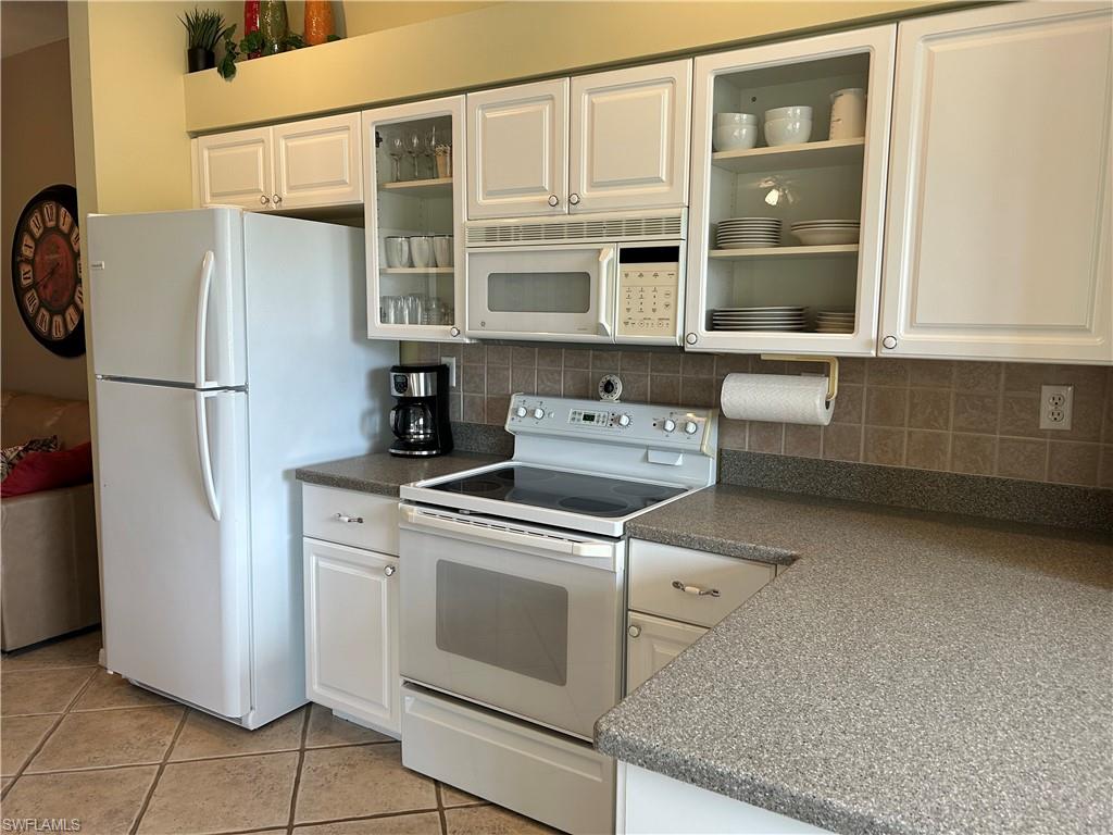 VILLAGES AT COUNTRY CREEK - Residential Lease