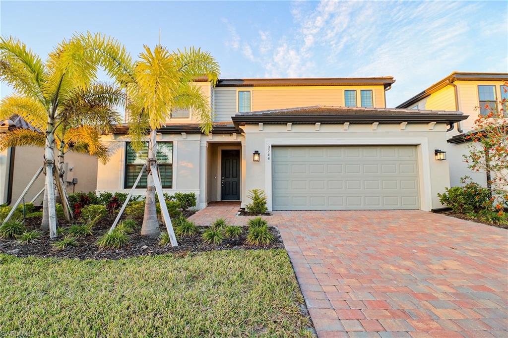 HAMPTON LAKES - Residential Lease