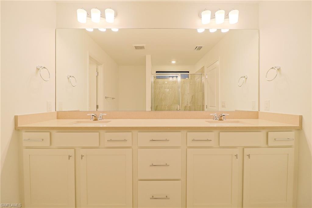 HAMPTON LAKES - Residential Lease