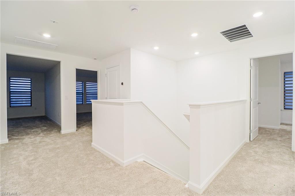 HAMPTON LAKES - Residential Lease