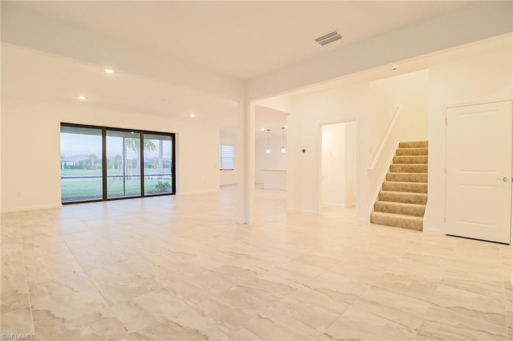 HAMPTON LAKES - Residential Lease