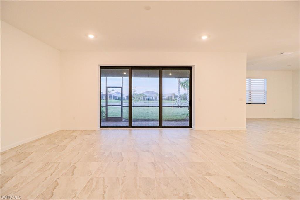 HAMPTON LAKES - Residential Lease