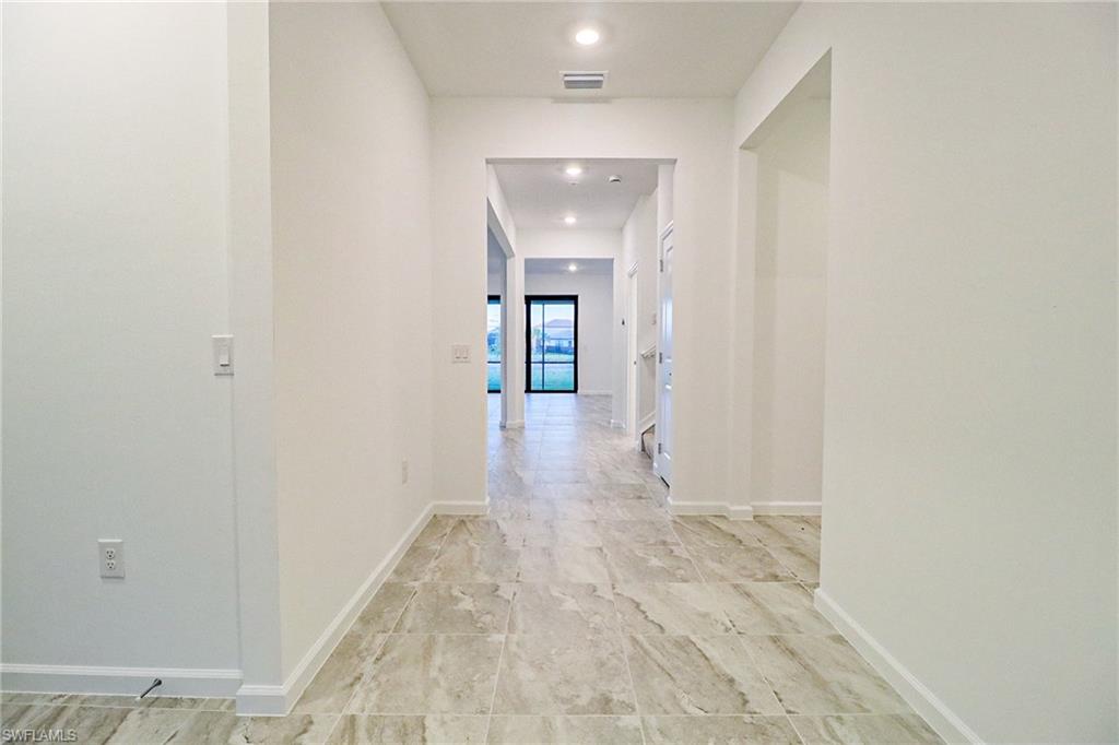 HAMPTON LAKES - Residential Lease