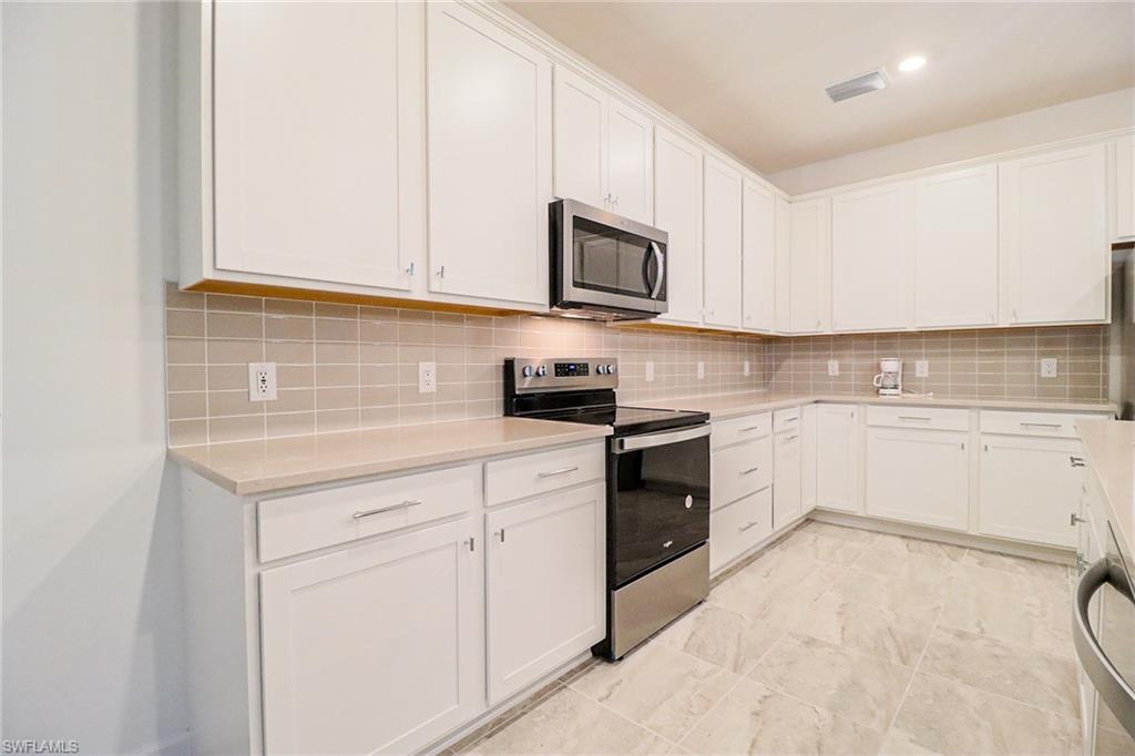 HAMPTON LAKES - Residential Lease