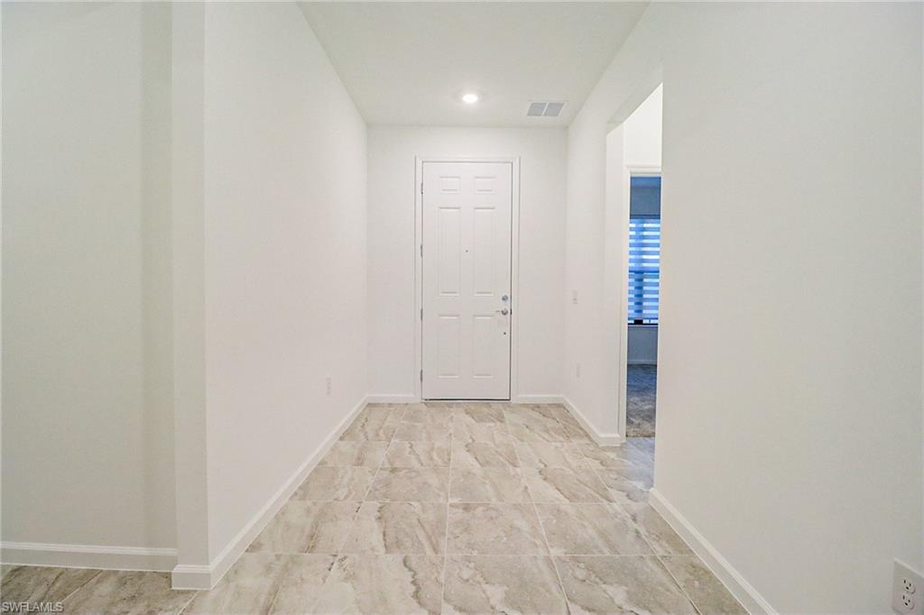 HAMPTON LAKES - Residential Lease