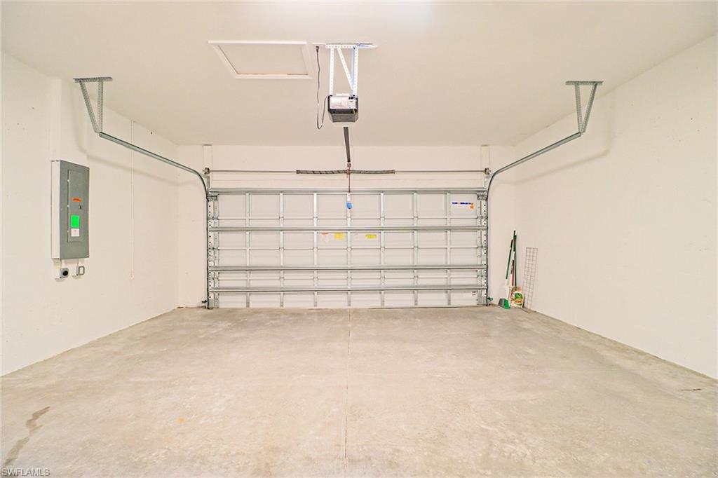 HAMPTON LAKES - Residential Lease