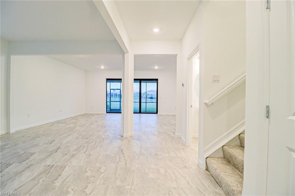 HAMPTON LAKES - Residential Lease