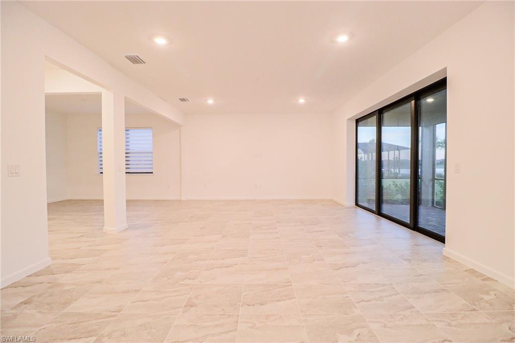 HAMPTON LAKES - Residential Lease