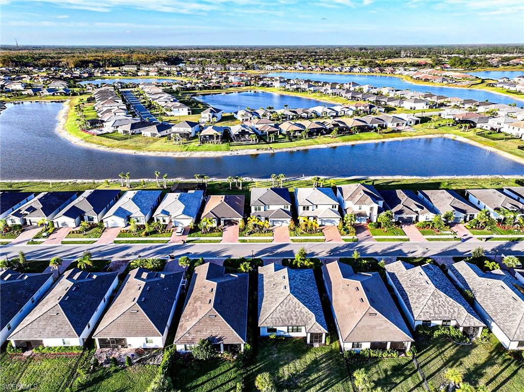 HAMPTON LAKES - Residential Lease