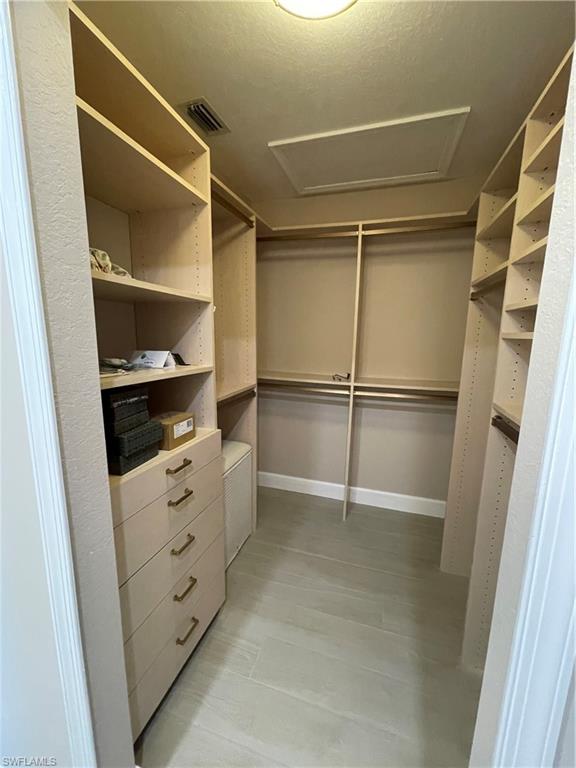 BARRINGTON CLUB - Residential Lease