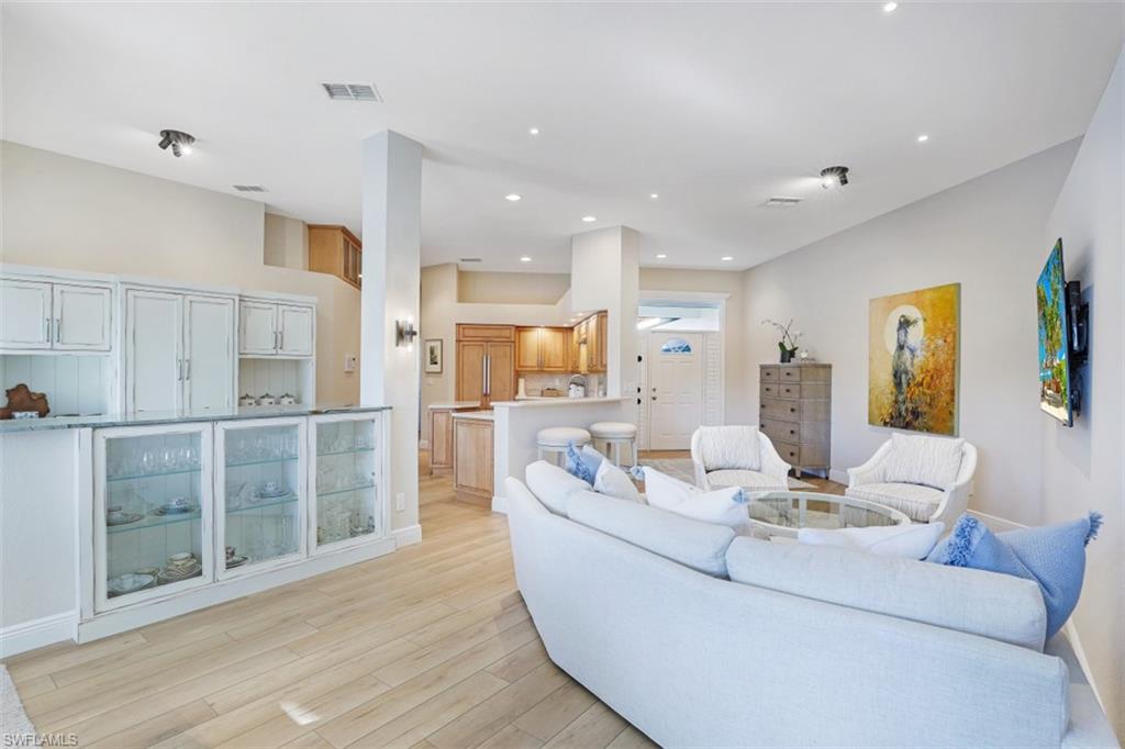 LIGHTHOUSE BAY - Residential