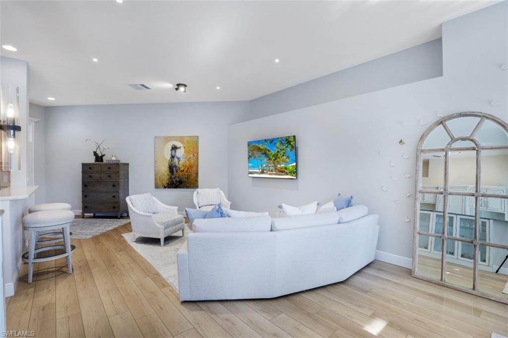 LIGHTHOUSE BAY - Residential