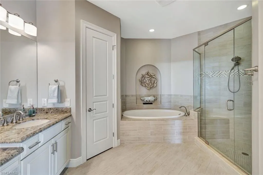 Bonita Springs, Florida 34134, United States, 3 Bedrooms Bedrooms, ,4 BathroomsBathrooms,Residential,Pending,23459