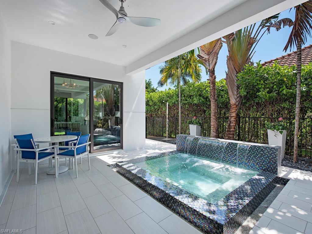 MOORINGS - Residential