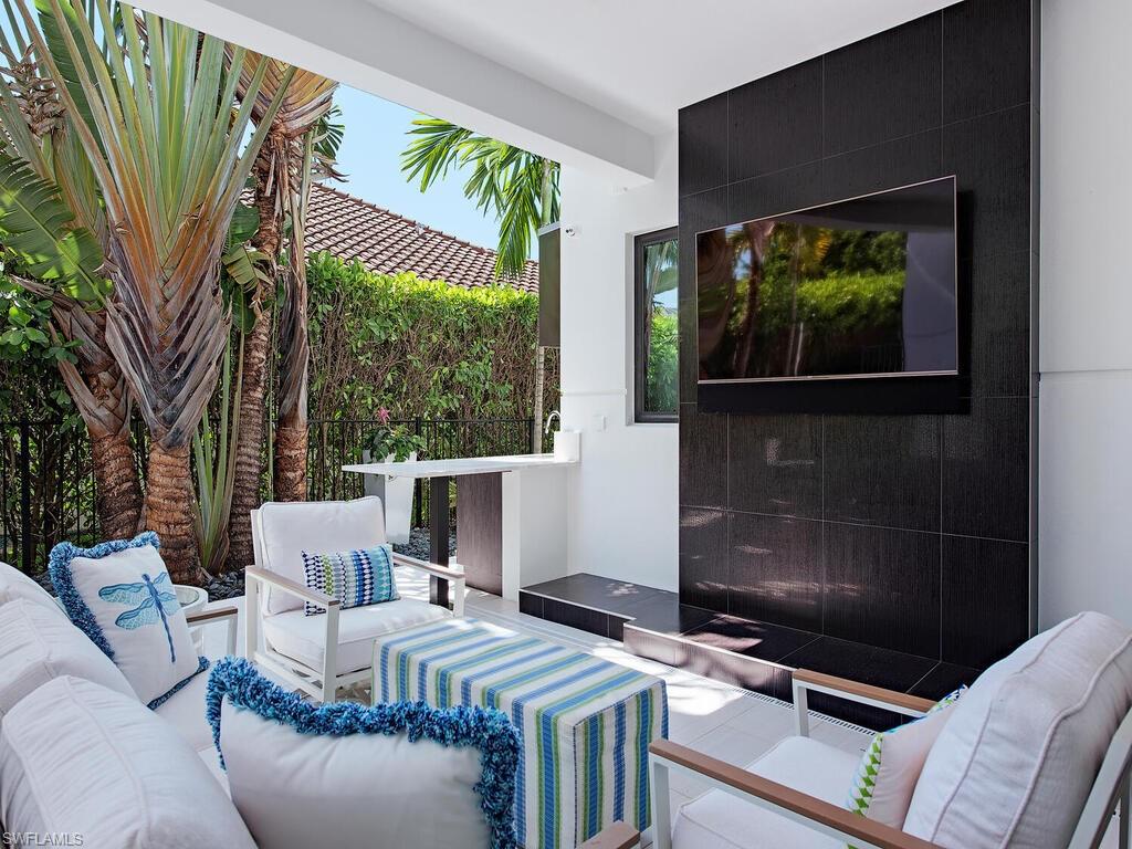 MOORINGS - Residential