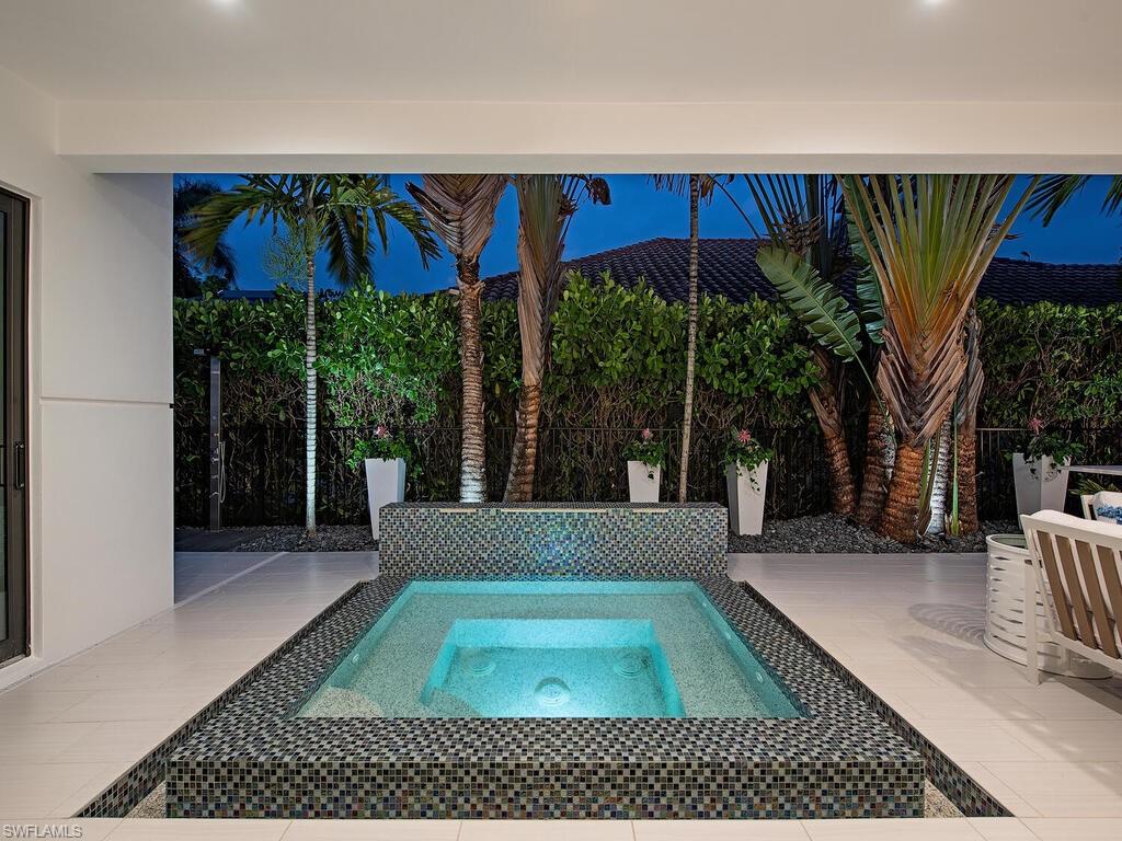 MOORINGS - Residential