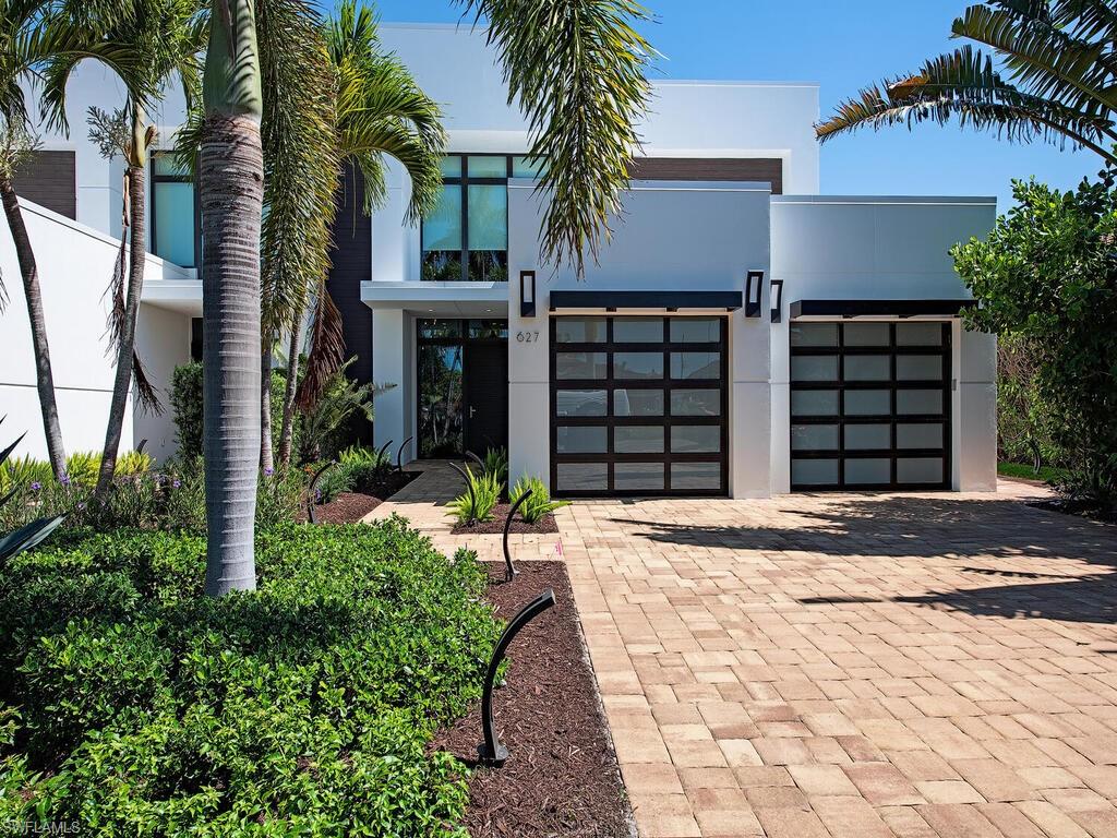 MOORINGS - Residential