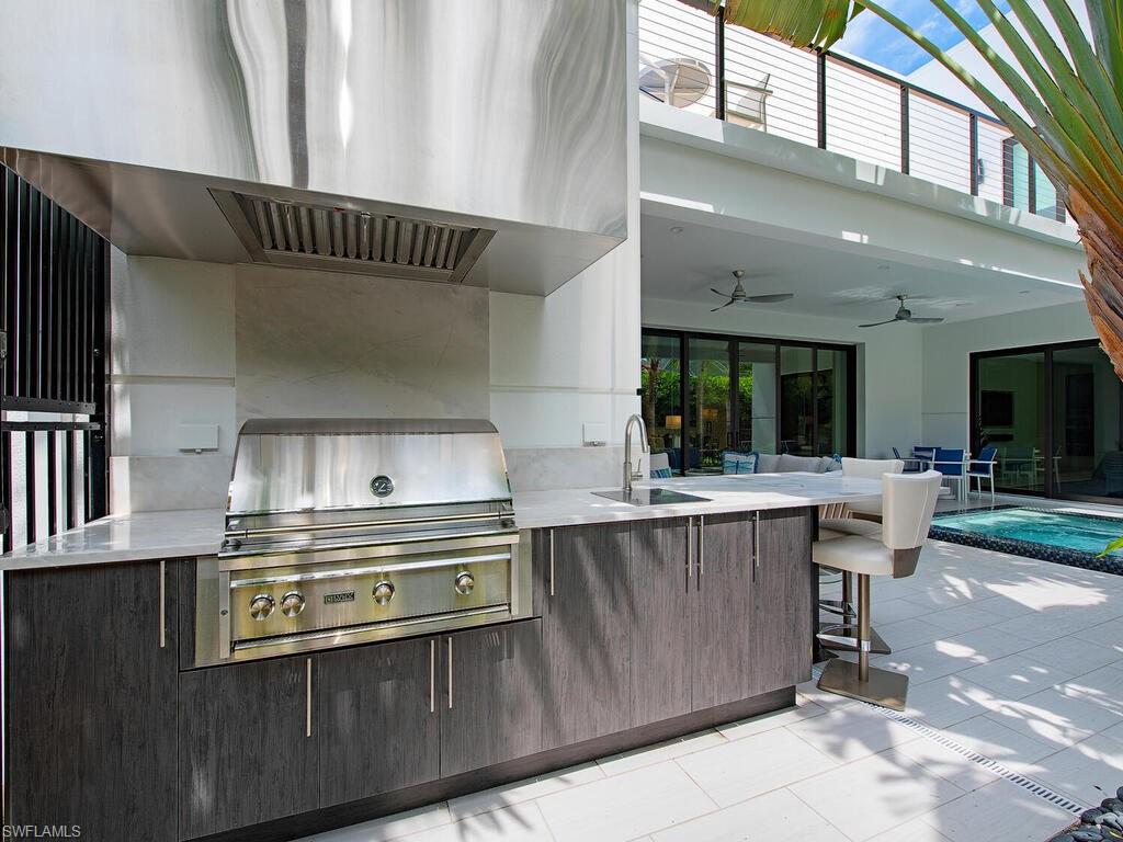 MOORINGS - Residential