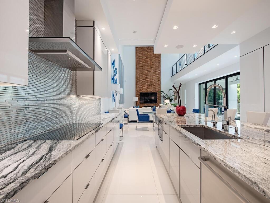 MOORINGS - Residential