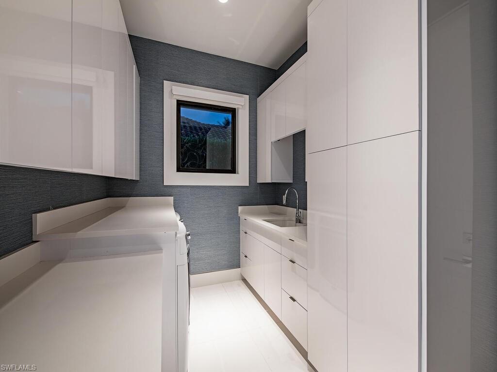 MOORINGS - Residential