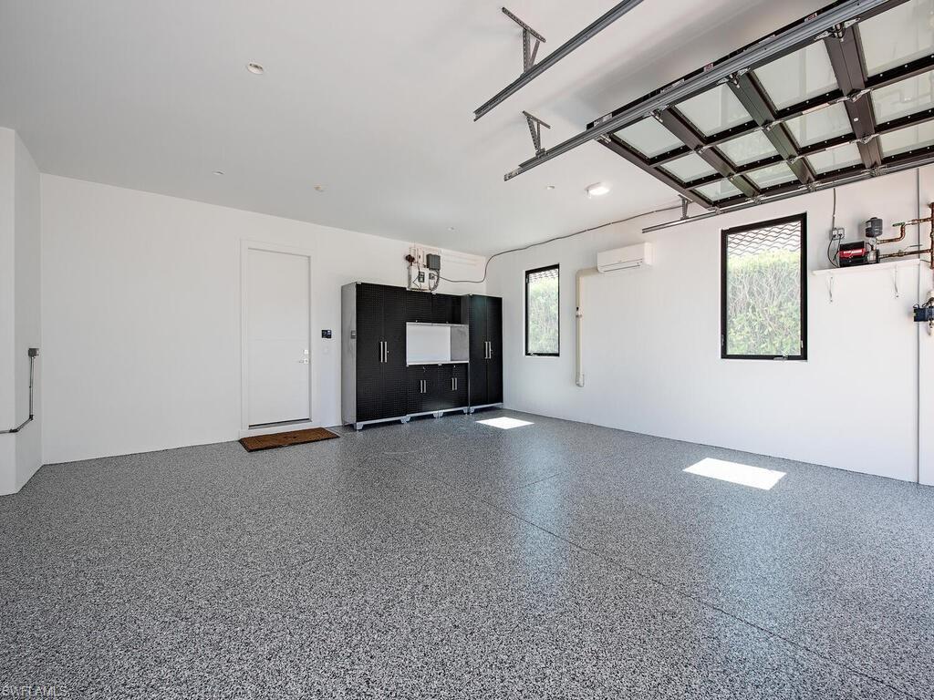 MOORINGS - Residential