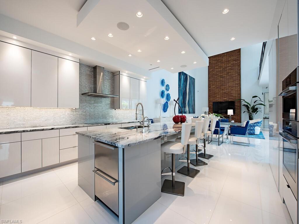 MOORINGS - Residential