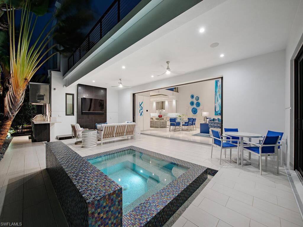 MOORINGS - Residential