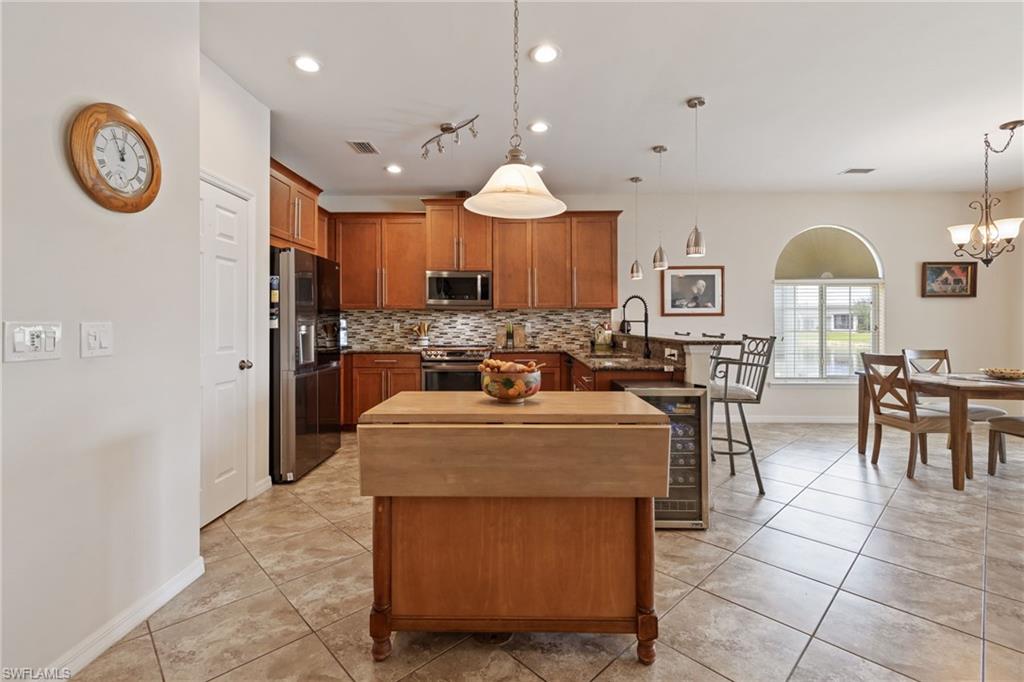 RIO VILLA LAKES - Residential